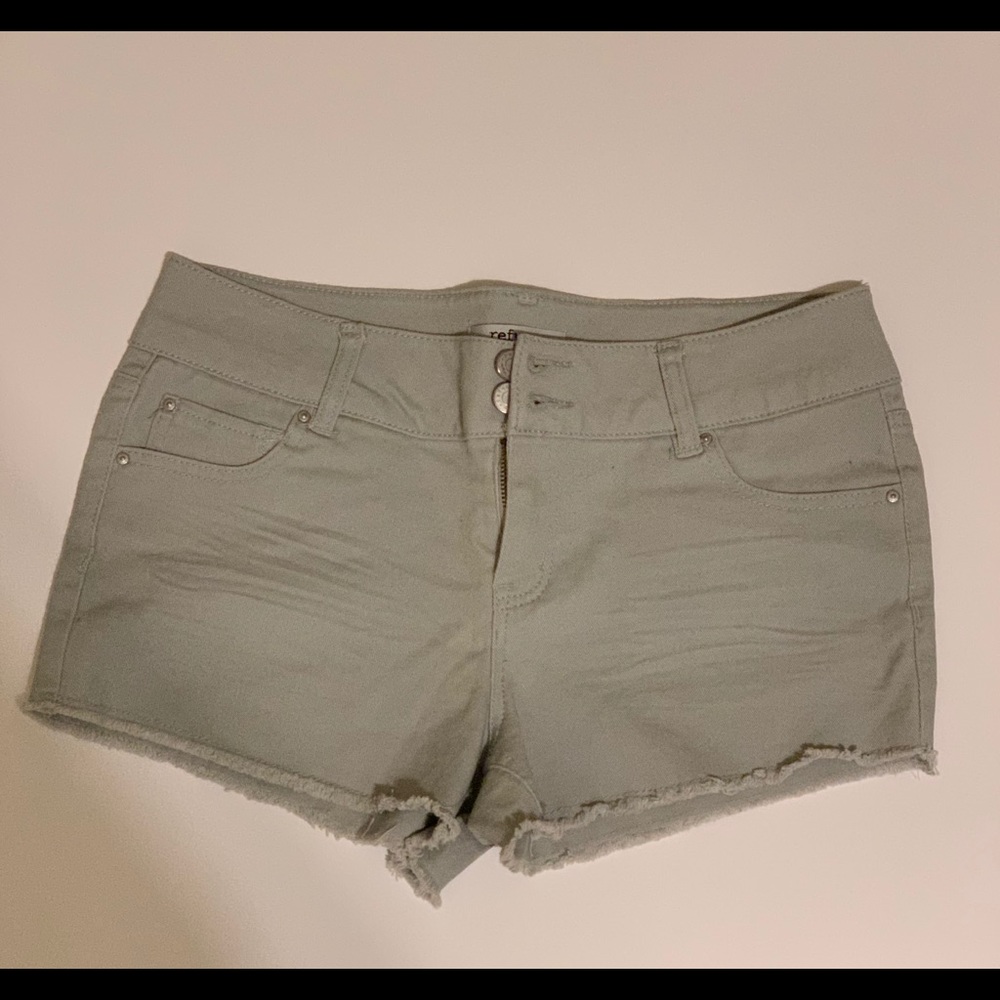 Refuge Light grey shorts!!